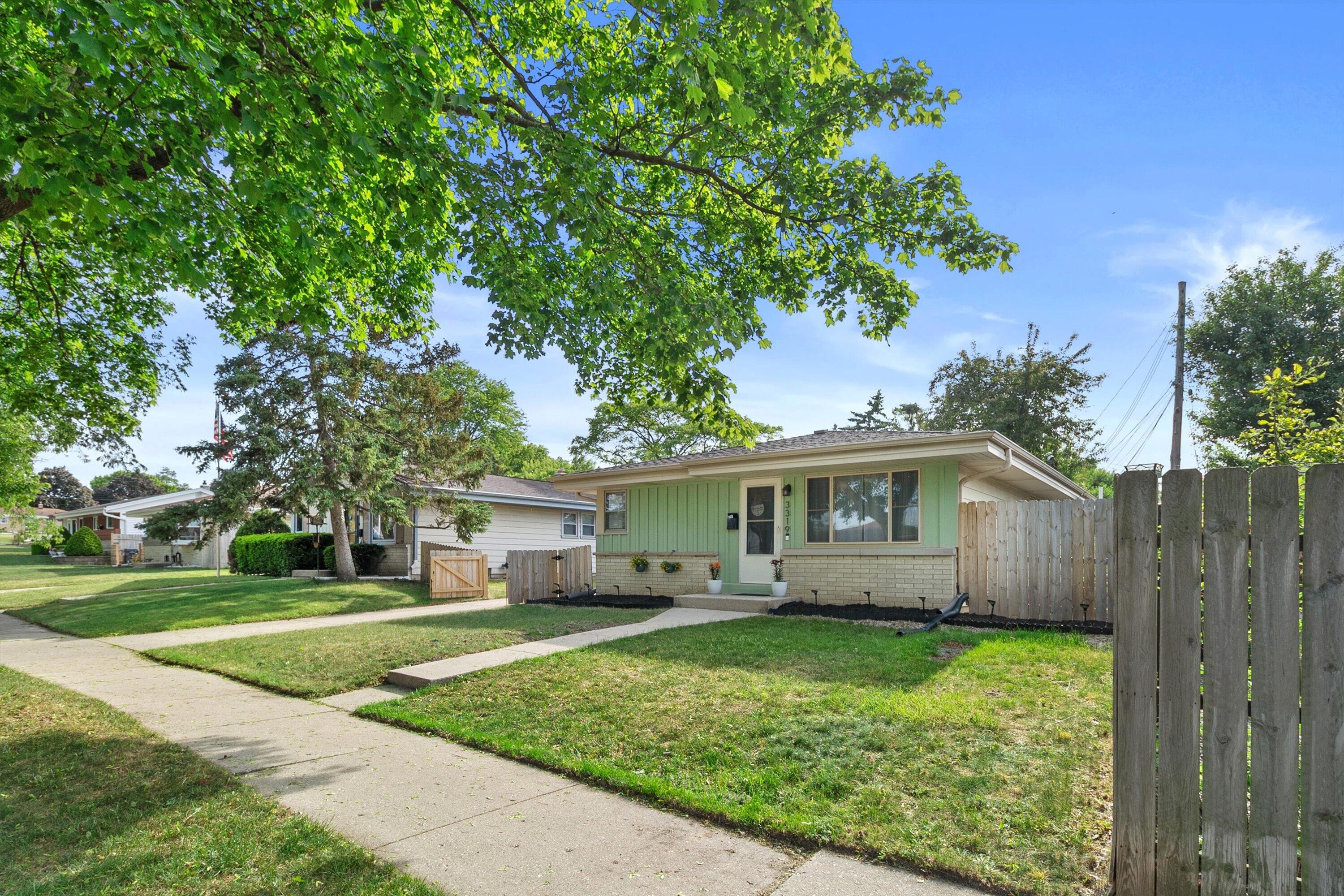 3319 South 86th Street Milwaukee, WI 53227 - Photo 26 of 26 27-E6A6414