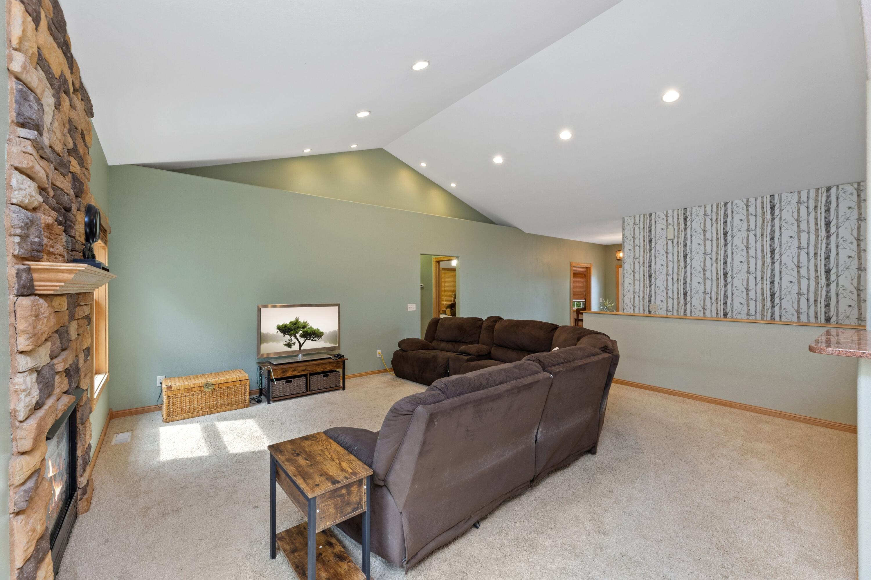N15782 Delaney Road Trempealeau, WI 54661 - Photo 7 of 40 7 LIVING ROOM