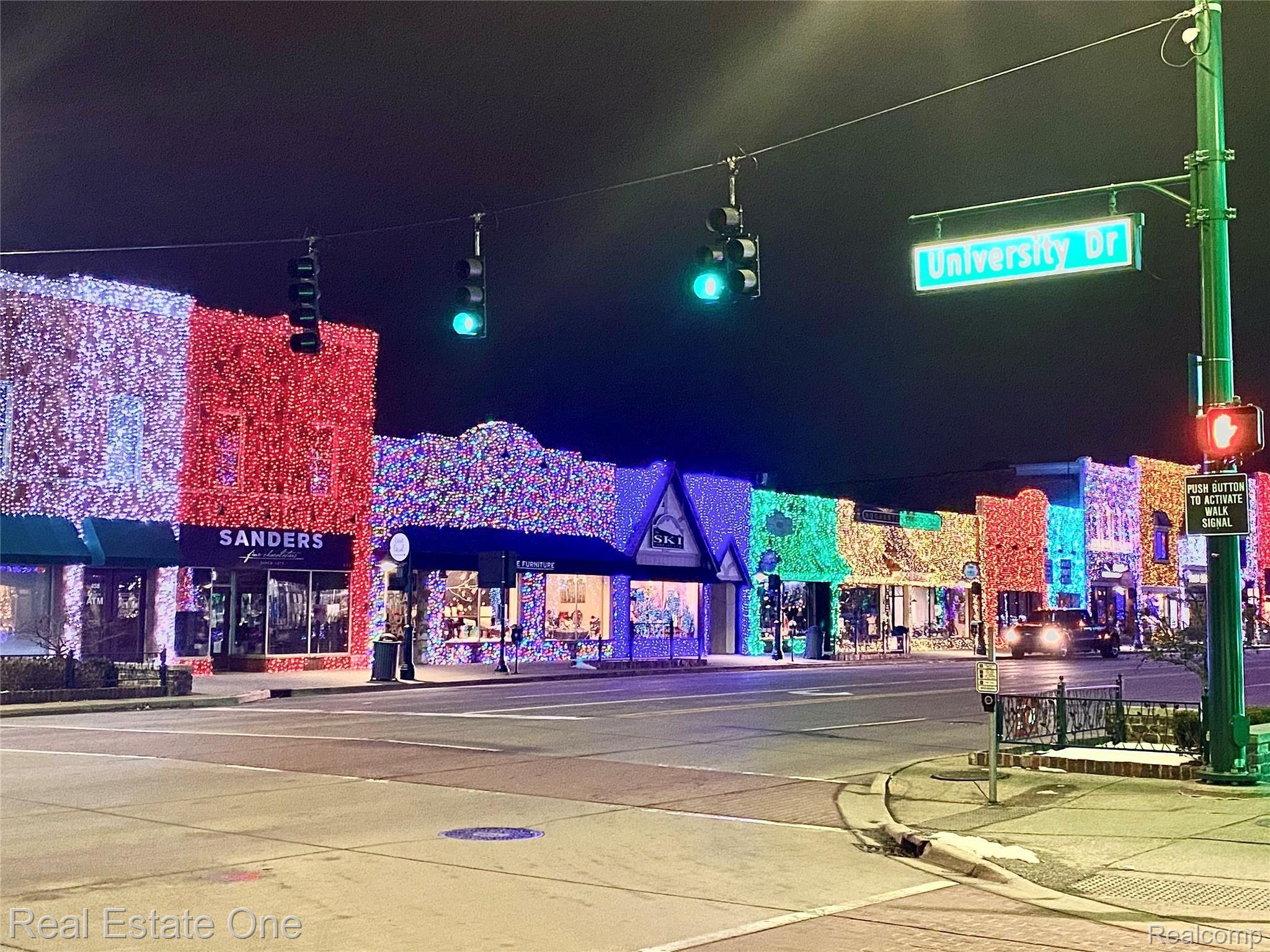 1276 Catalpa Drive Rochester, MI 48307 - Photo 28 of 28 Downtown Rochester Light Show.jpg
