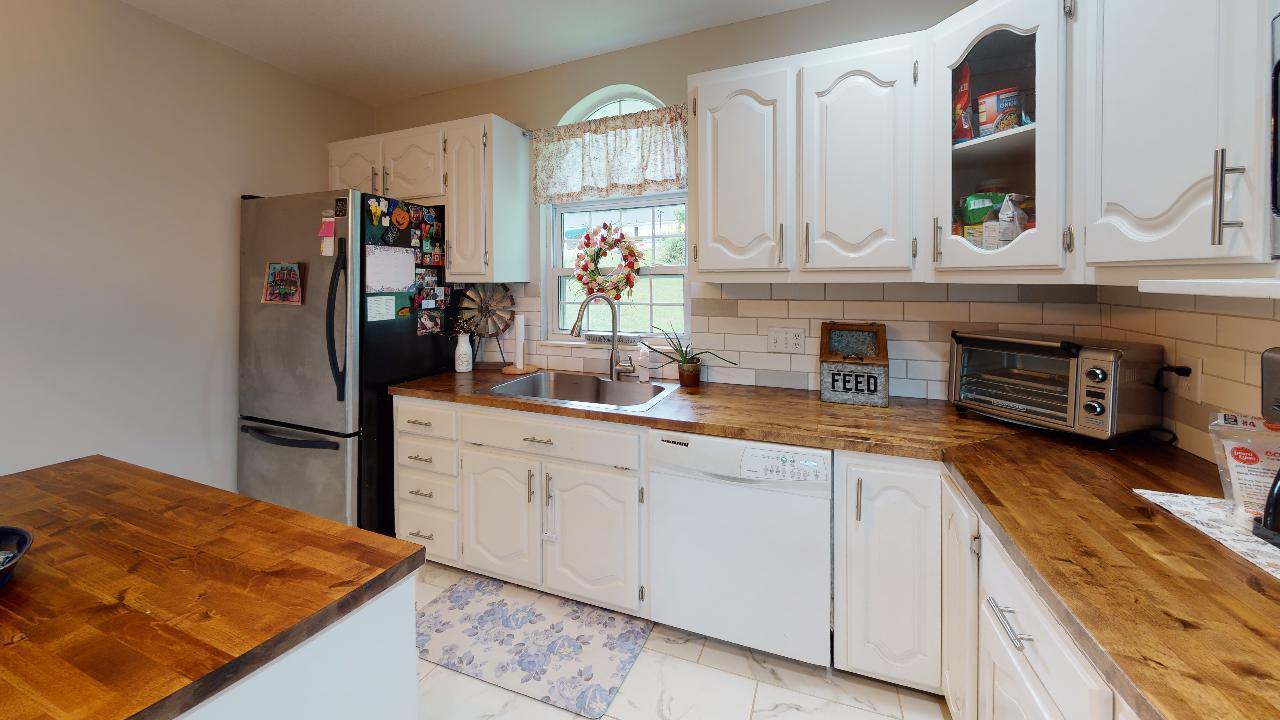 168 Hodge Road Rutledge, TN 37861 - Photo 12 of 63 168-Hodge-Dr-Kitchen