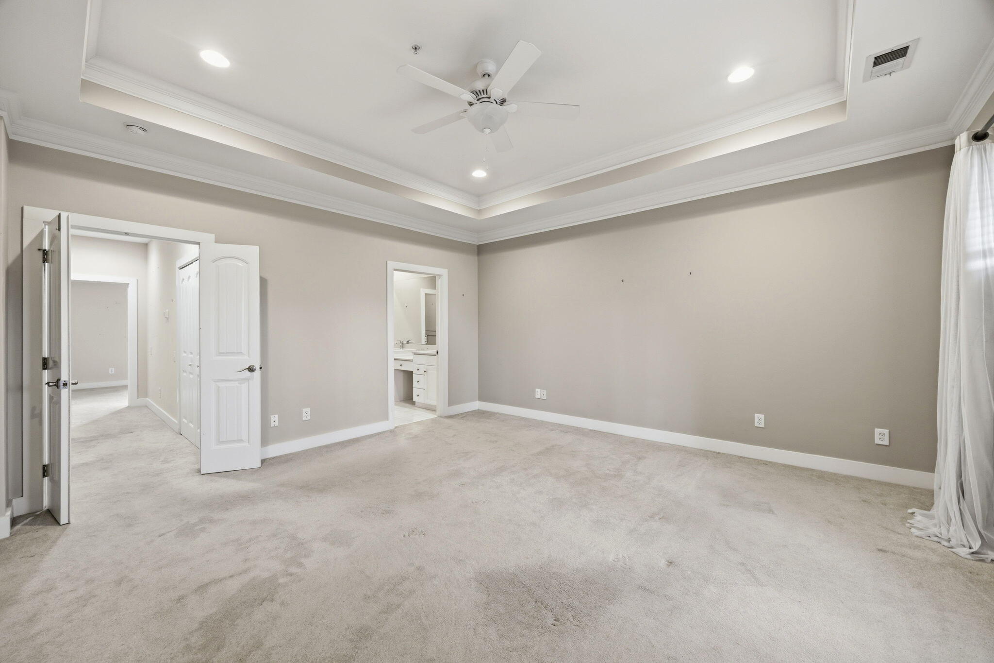 1601 Hopeman Lane Mount Pleasant, SC 29466 - Photo 14 of 43 16-web-or-mls-470A8272