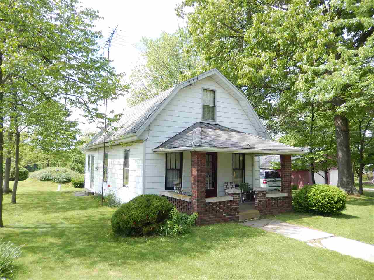 4655 West Woodyard Road Bloomington, IN 47404 - Photo 1 of 14