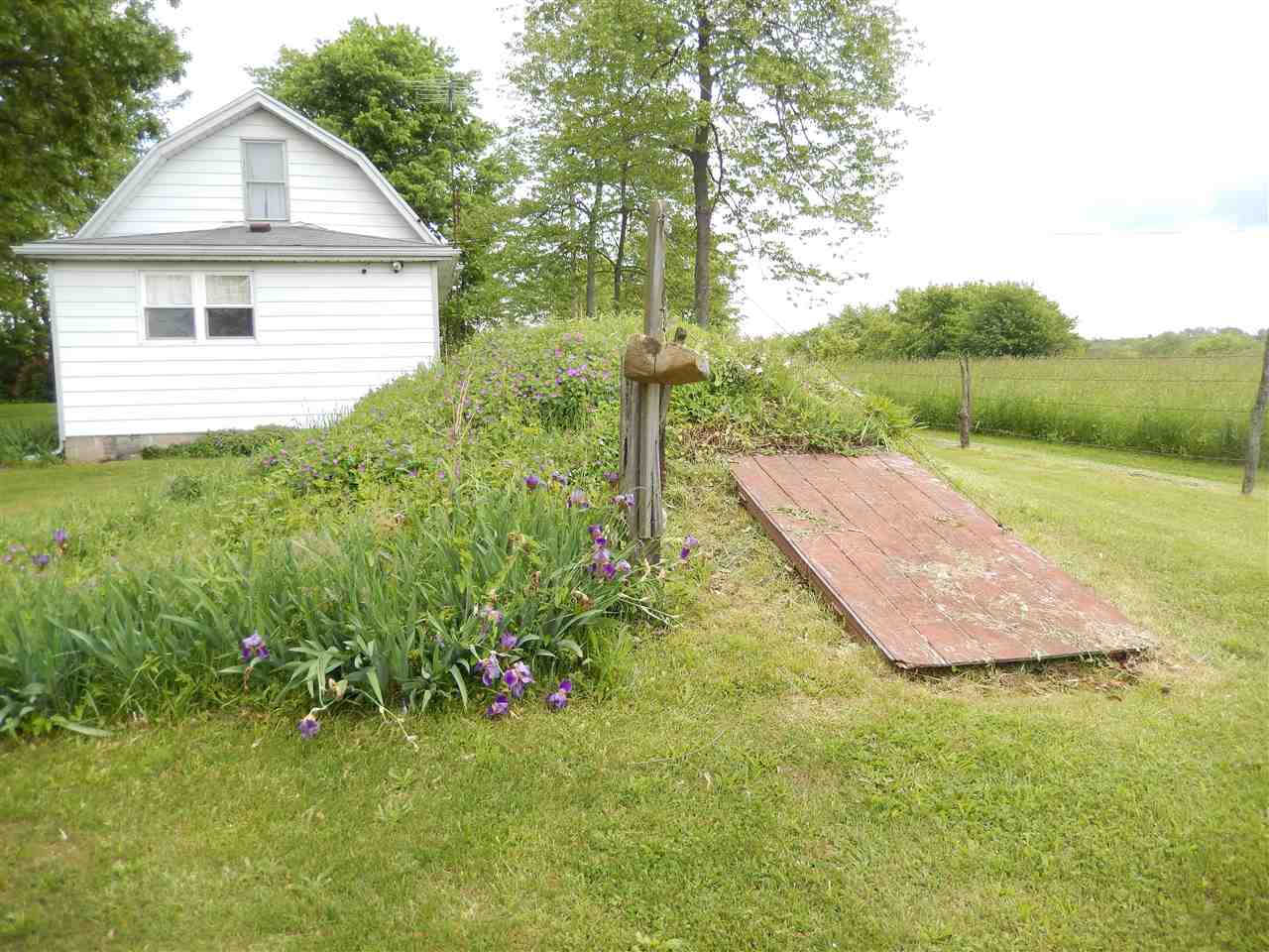 4655 West Woodyard Road Bloomington, IN 47404 - Photo 9 of 14