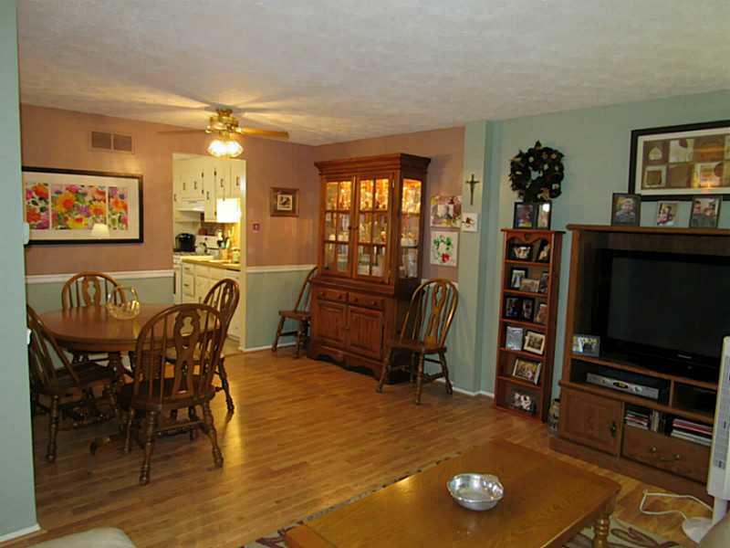 643 Deer Watch Road Bridgeville, PA 15017 - Photo 8 of 24 Dining Room.