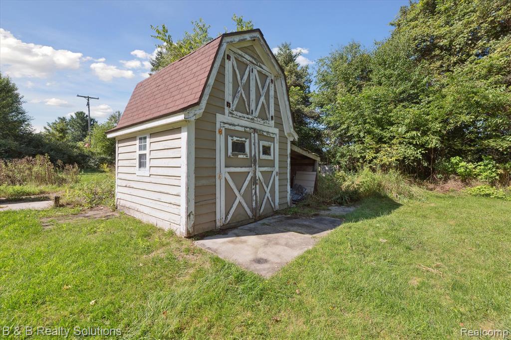 5159 Millis Road North Branch, MI 48461 - Photo 31 of 41
