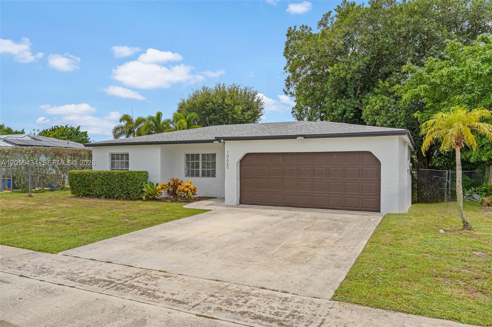 10660 Eureka Street Boca Raton, FL 33428 - Photo 3 of 44 Gallery Image 3