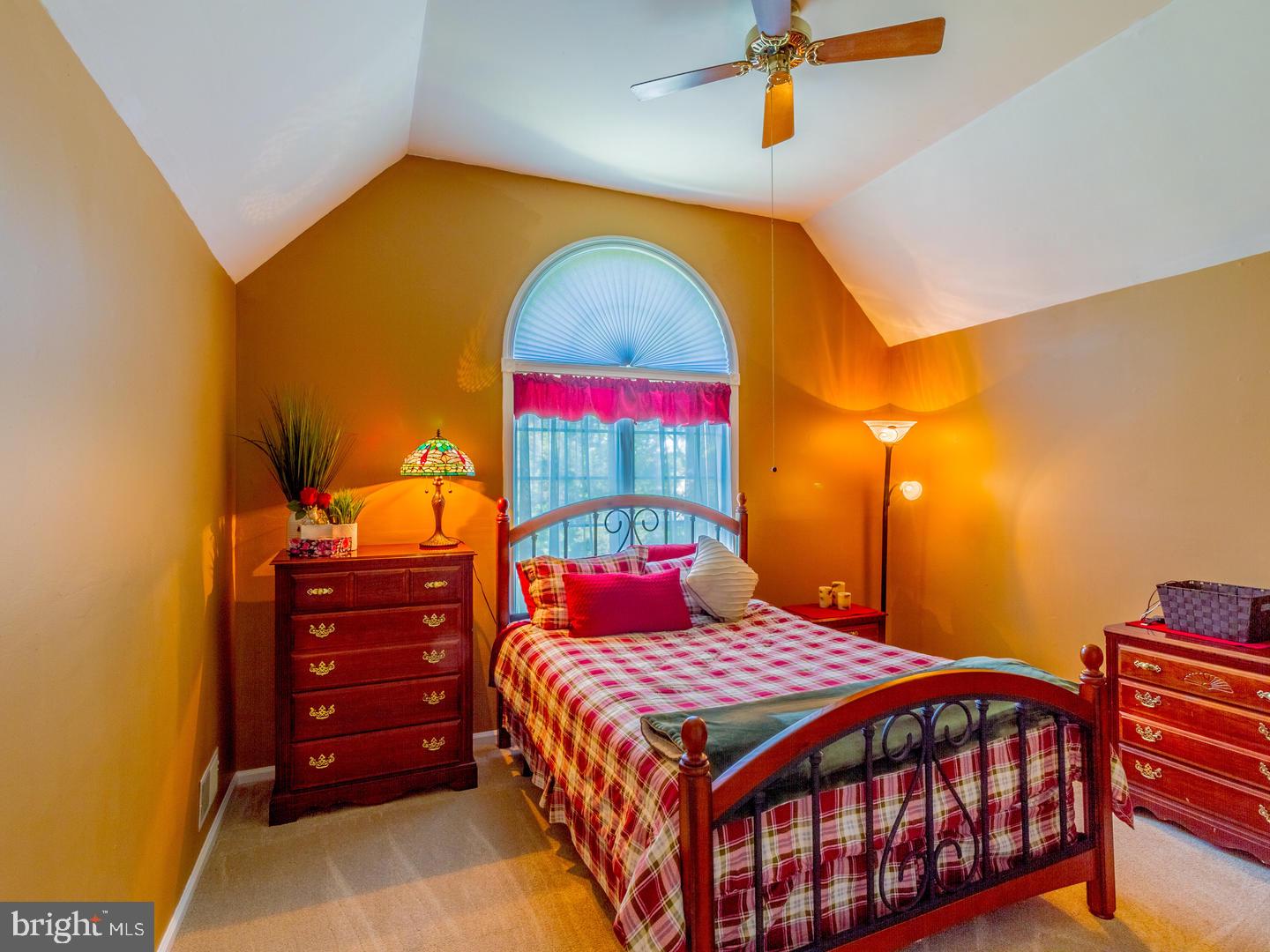 142 Duck Farm Road Oxford, PA 19363 - Photo 20 of 38 Large Bedroom with cathedral ceiling