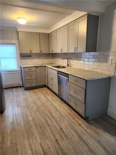 $599,900 | 25 Thomas Street, North Kingstown, RI 02852