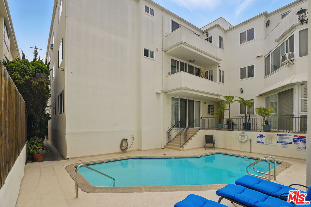 930 3rd Street, Unit 303 Santa Monica, CA 90403 - Photo 4 of 39