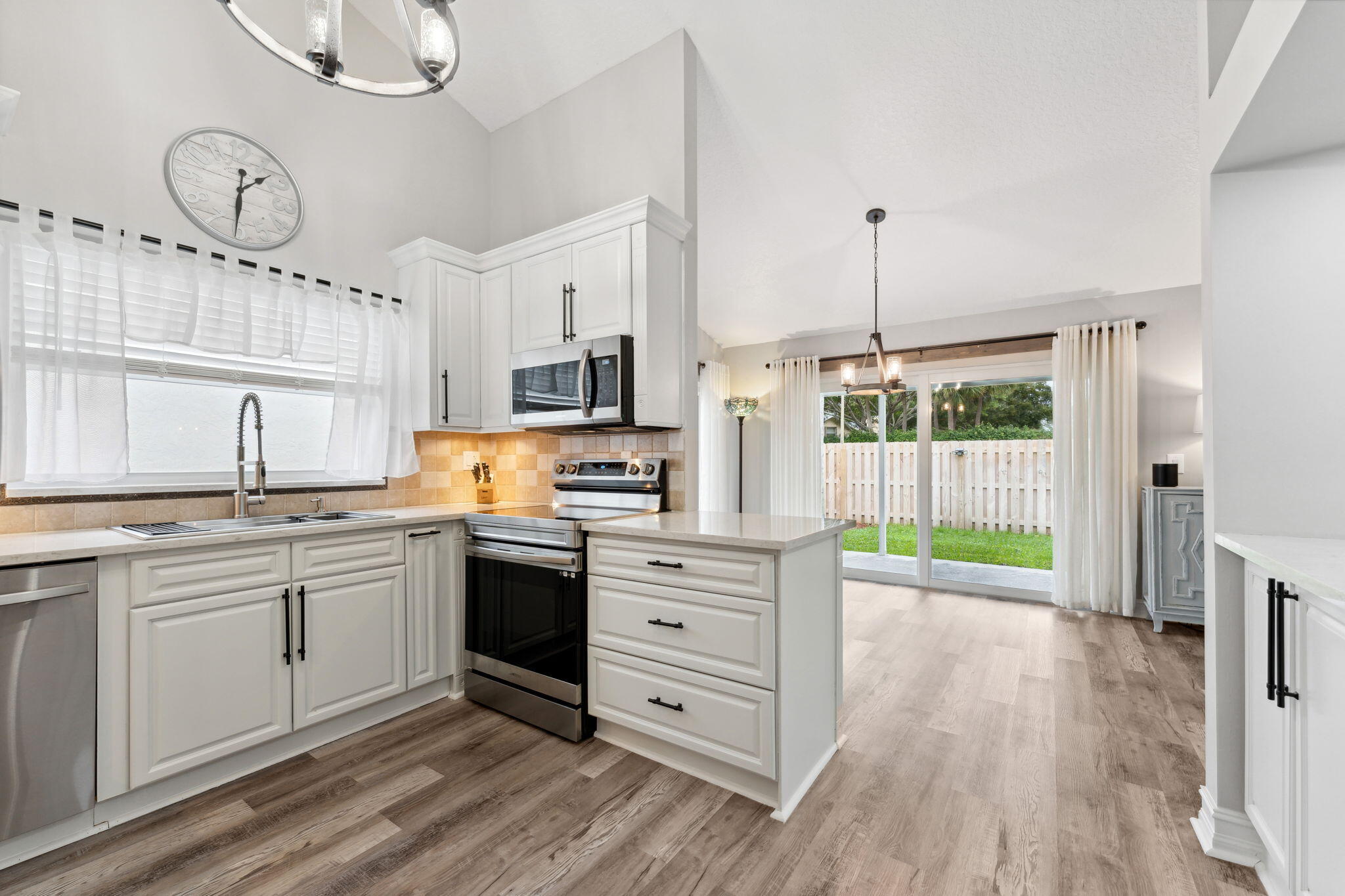 46 Baytree Circle Boynton Beach, FL 33436 - Photo 10 of 34 15-web-or-mls-DSC08682