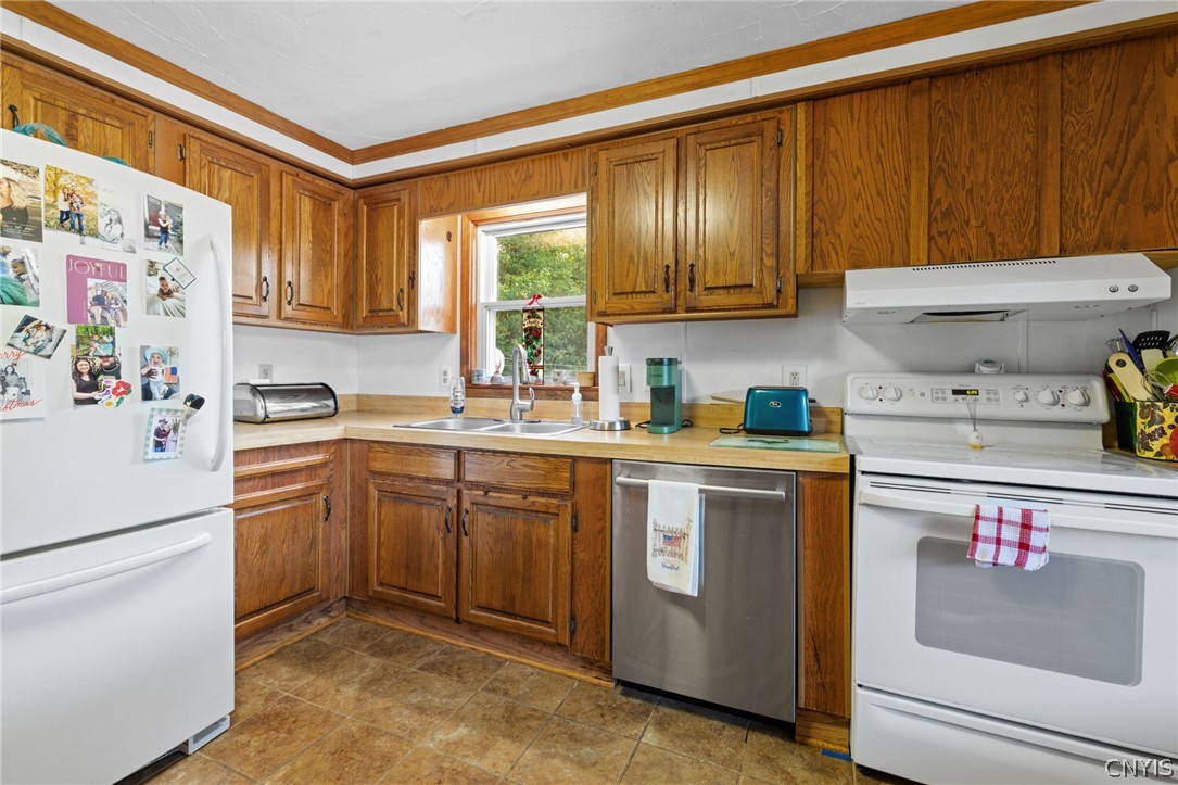 2177 Canal Road Camillus, NY 13112 - Photo 30 of 50