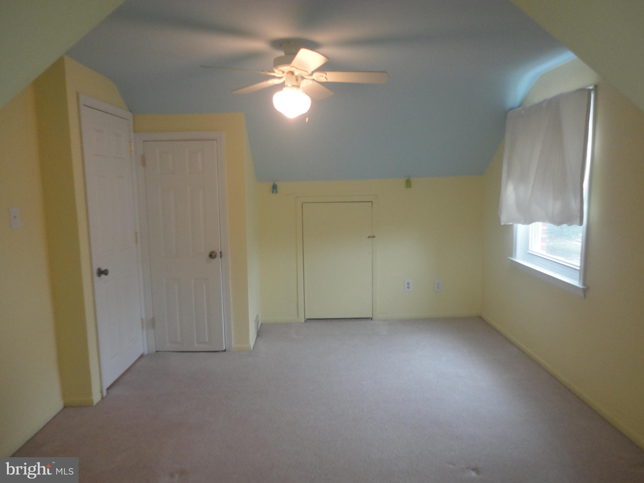 340 Larchwood Road Springfield, PA 19064 - Photo 21 of 32 2nd Flr Bedroom