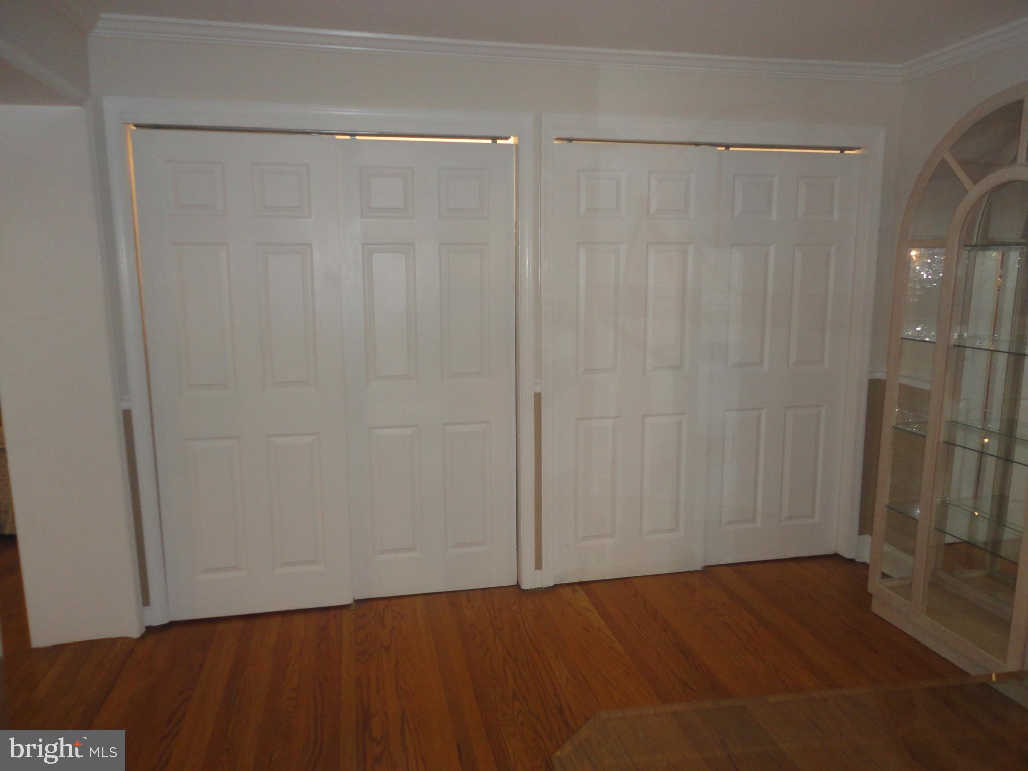340 Larchwood Road Springfield, PA 19064 - Photo 7 of 32 2 Double closets in Dining Room