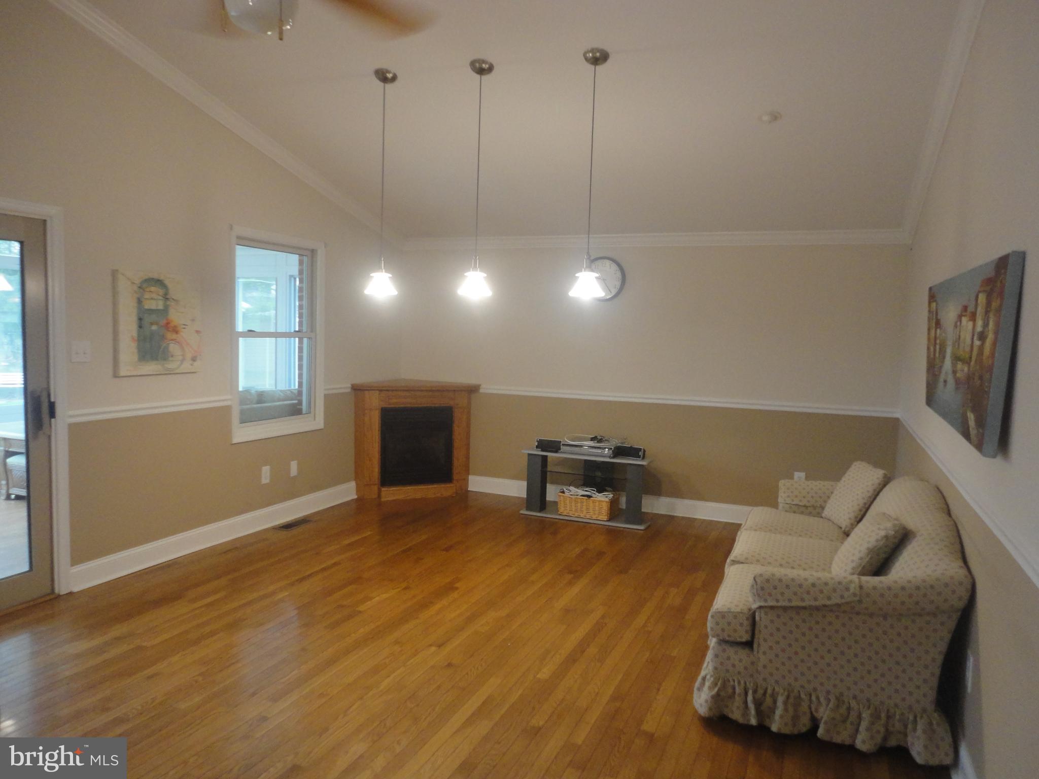 340 Larchwood Road Springfield, PA 19064 - Photo 10 of 32 Family Room addition