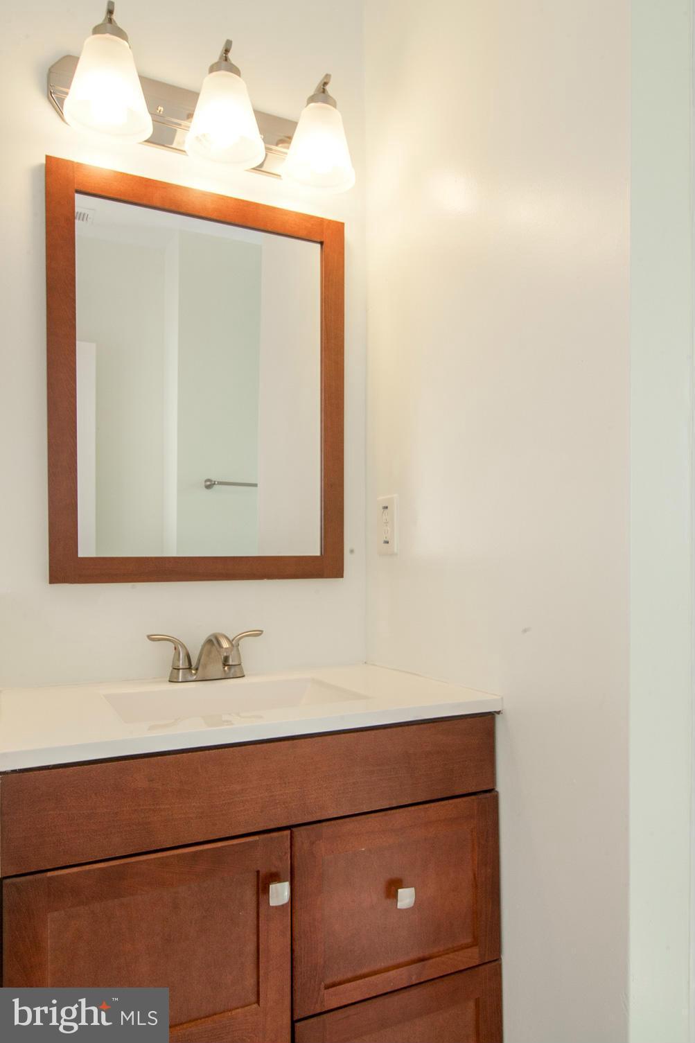 1534 Roundhill Road Baltimore, MD 21218 - Photo 17 of 22 Bath
