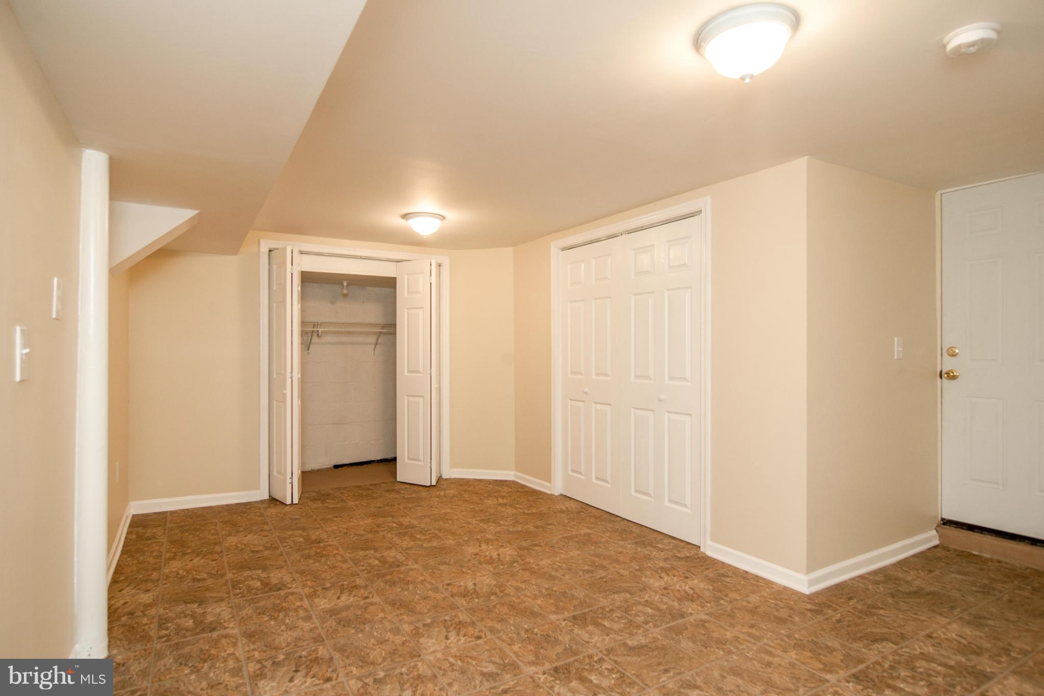 1534 Roundhill Road Baltimore, MD 21218 - Photo 18 of 22 Family Room