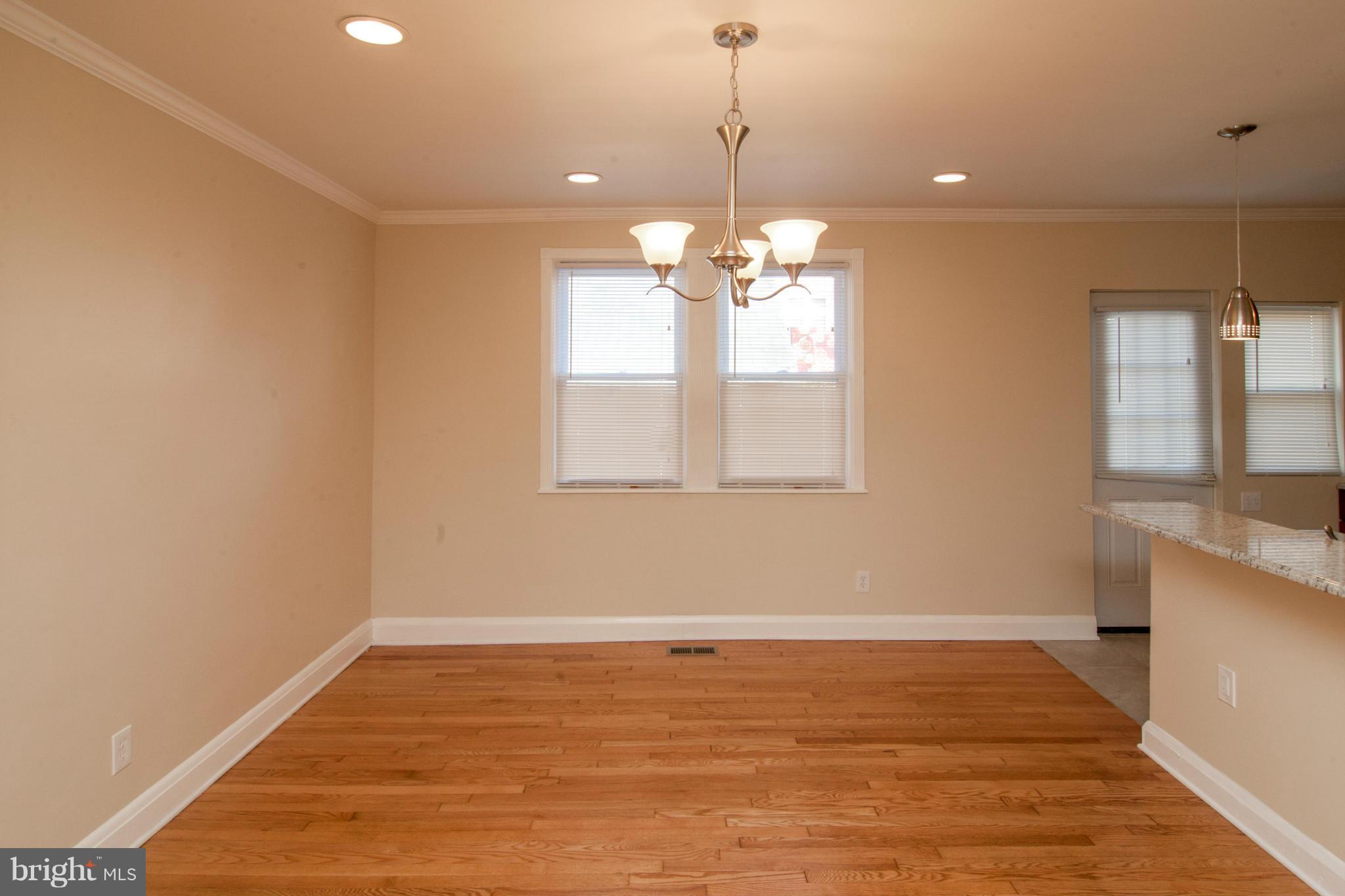 1534 Roundhill Road Baltimore, MD 21218 - Photo 3 of 22 Dining Room