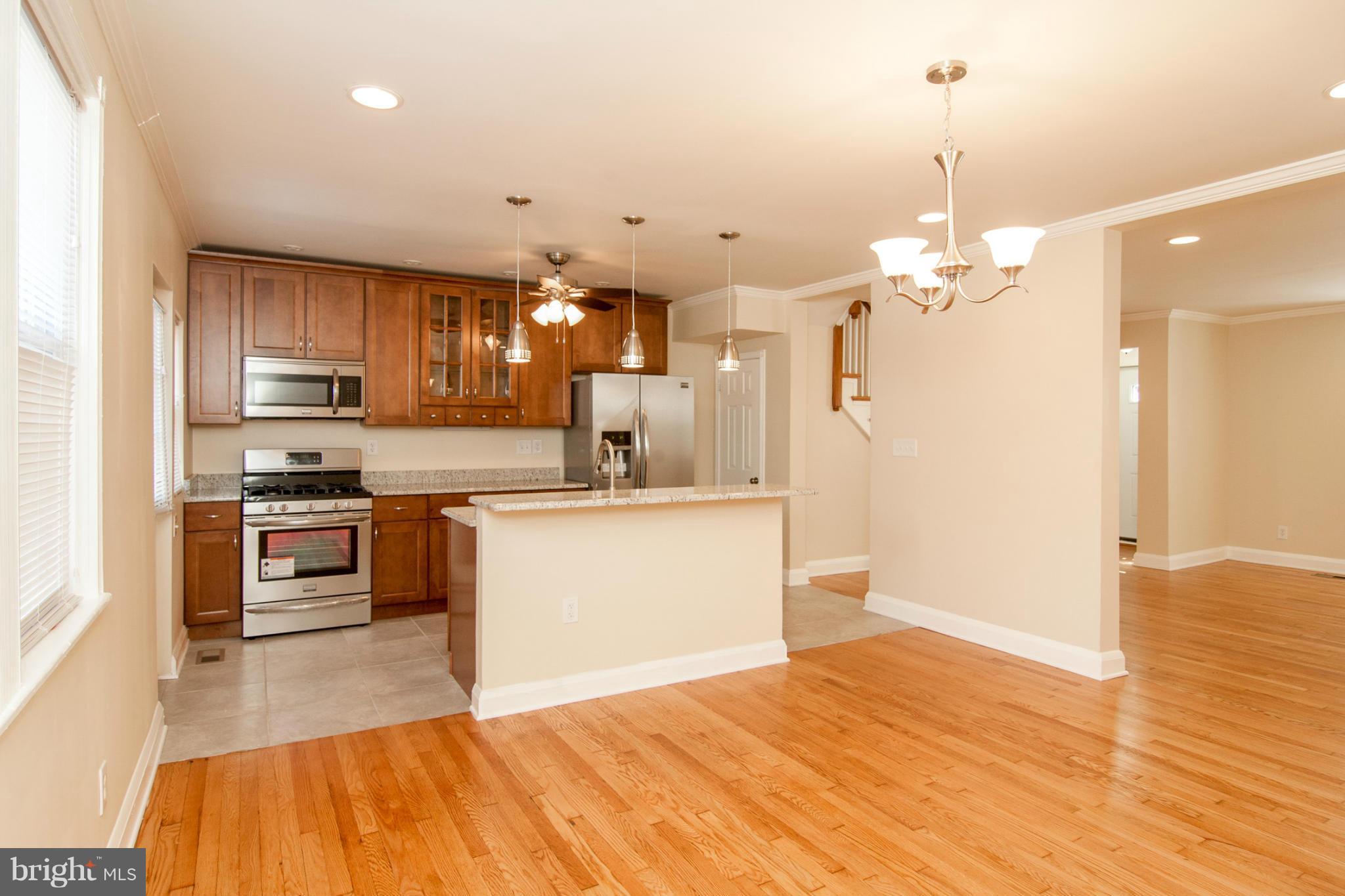 1534 Roundhill Road Baltimore, MD 21218 - Photo 4 of 22 Dining Room