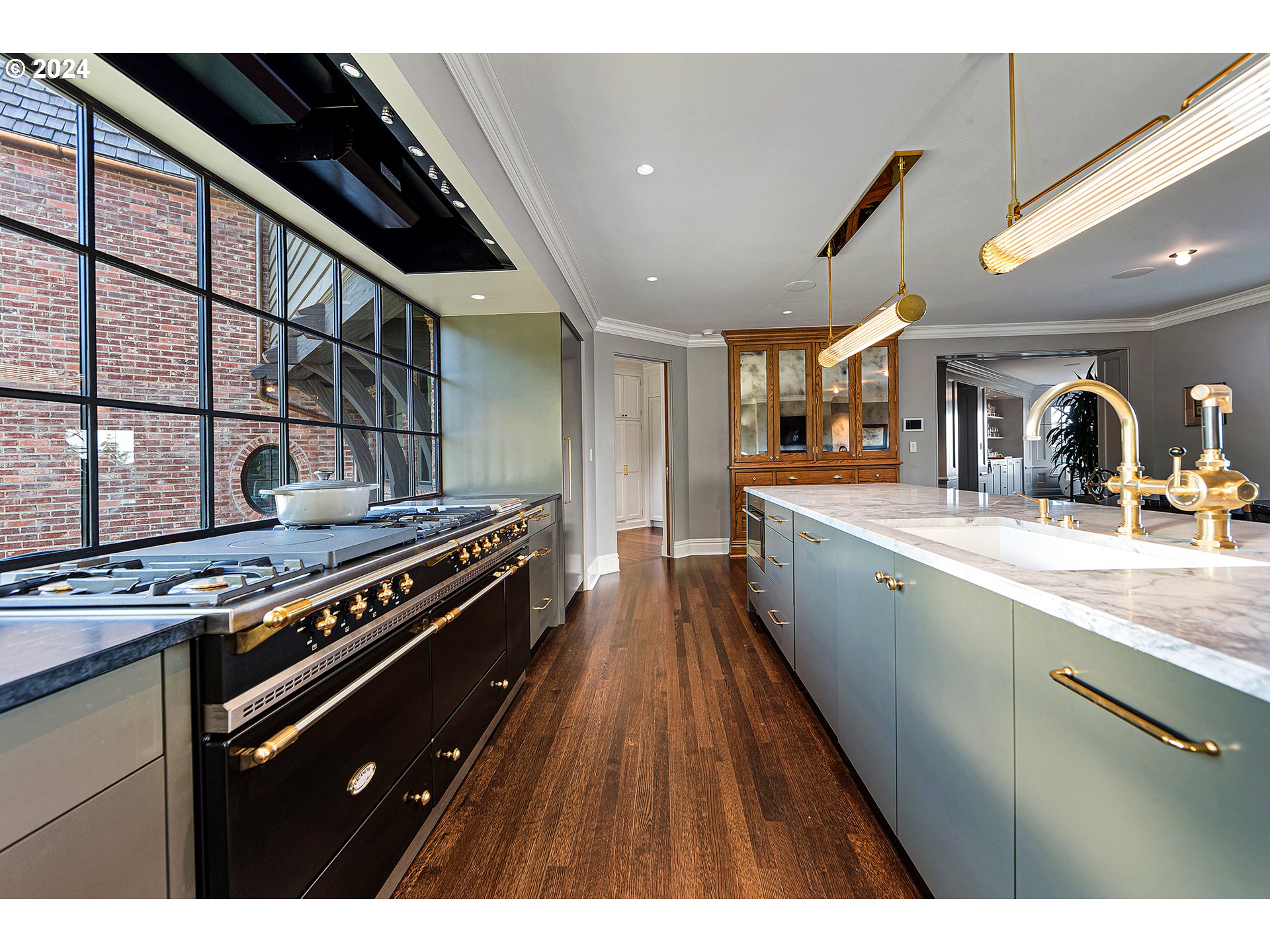 4311 Southwest Greenleaf Drive Portland, OR 97221 - Photo 14 of 41