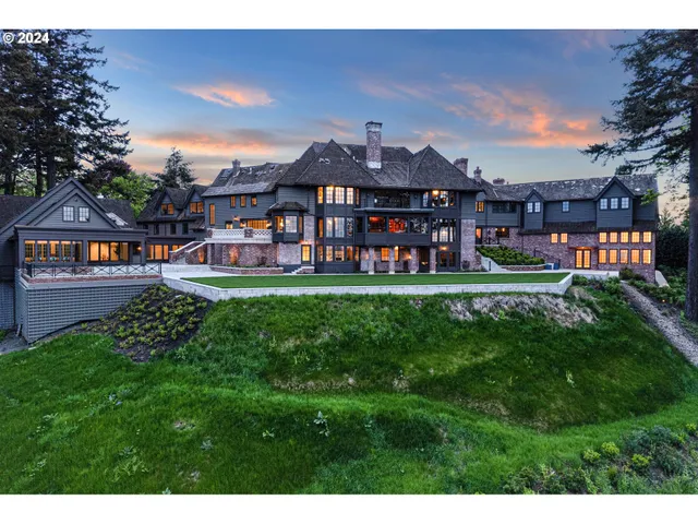 $25,000,000 | 4311 Southwest Greenleaf Drive, Portland, OR 97221