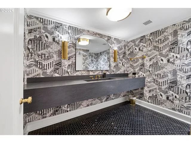 $25,000,000 | 4311 Southwest Greenleaf Drive, Portland, OR 97221