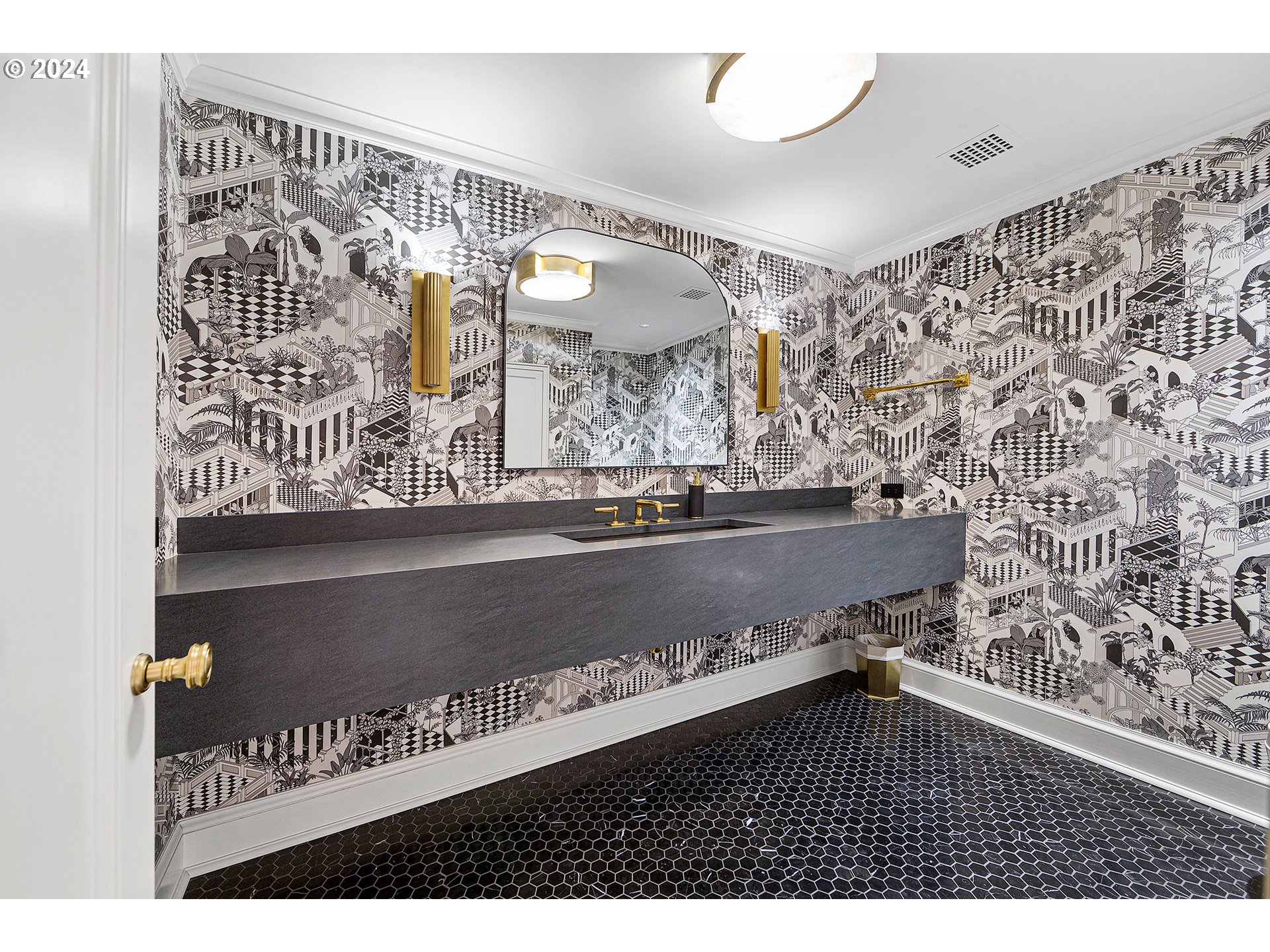 4311 Southwest Greenleaf Drive Portland, OR 97221 - Photo 30 of 41