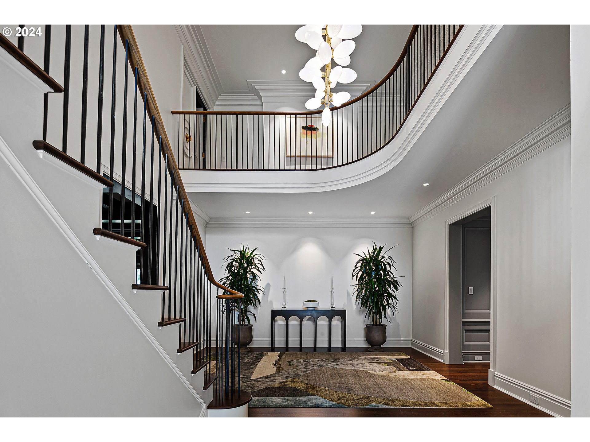 4311 Southwest Greenleaf Drive Portland, OR 97221 - Photo 3 of 41