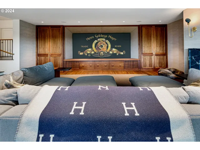 $25,000,000 | 4311 Southwest Greenleaf Drive, Portland, OR 97221