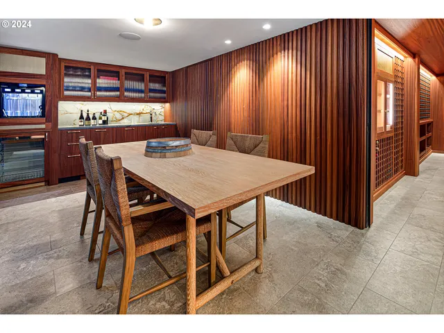 $25,000,000 | 4311 Southwest Greenleaf Drive, Portland, OR 97221