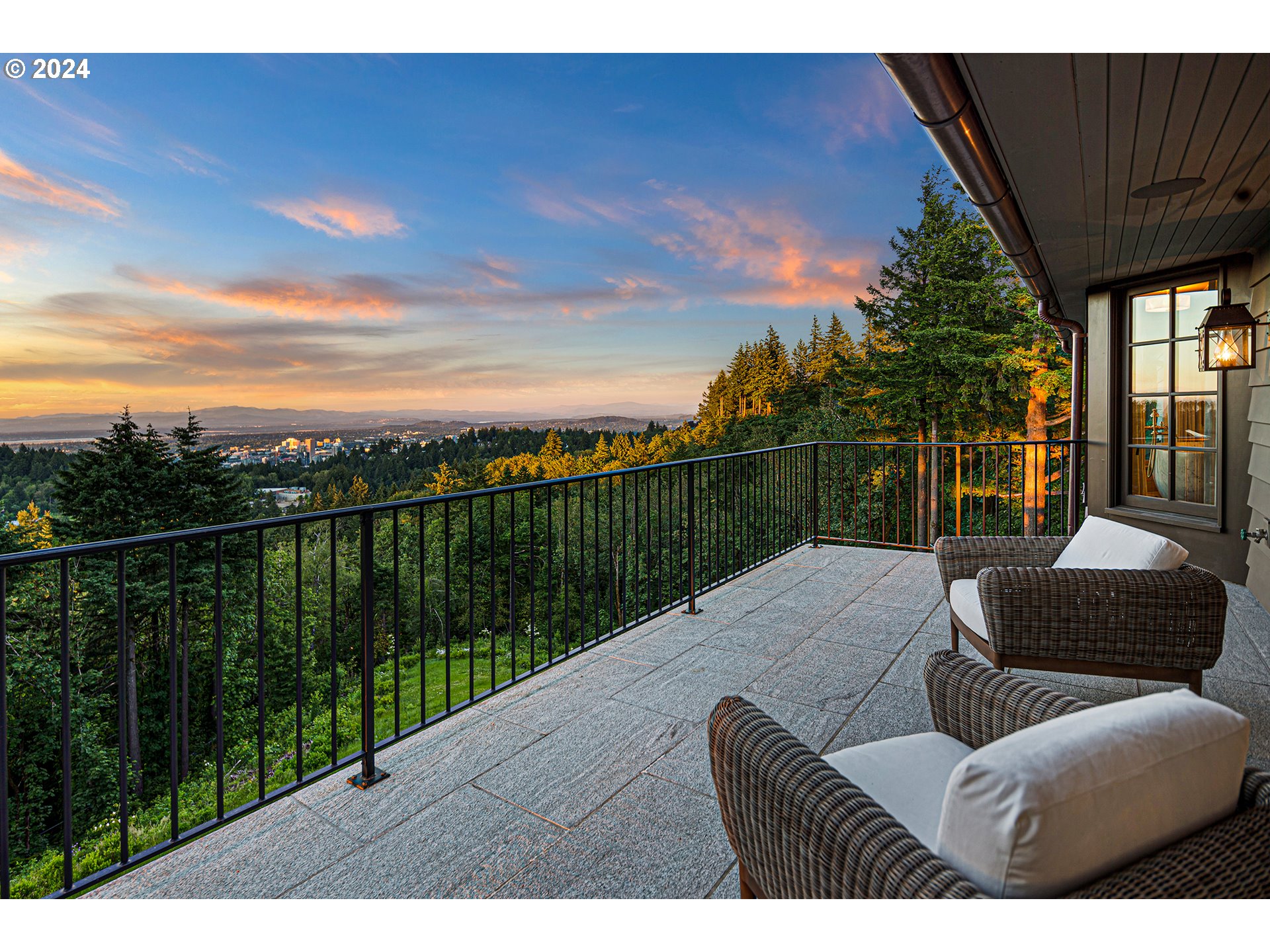 4311 Southwest Greenleaf Drive Portland, OR 97221 - Photo 37 of 41