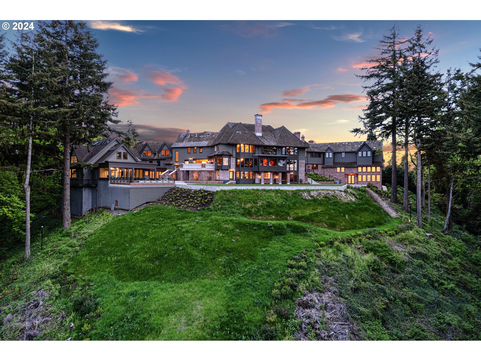 4311 Southwest Greenleaf Drive Portland, OR 97221 - Photo 39 of 41