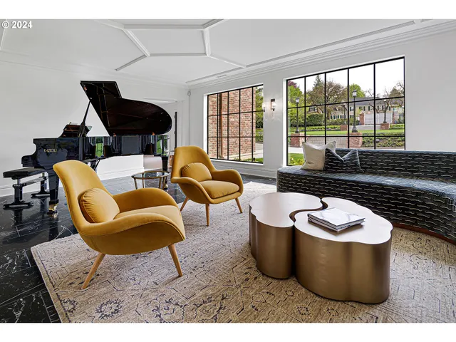 $25,000,000 | 4311 Southwest Greenleaf Drive, Portland, OR 97221