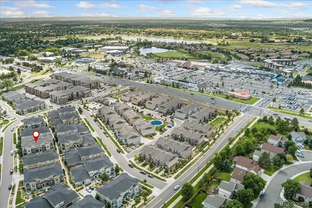 a picture of a bench in a window