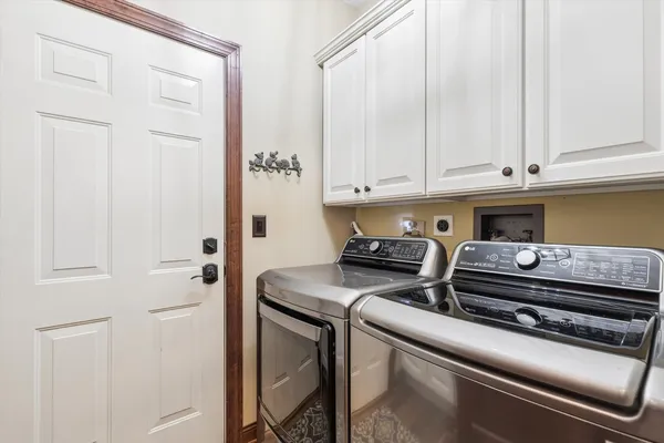 $529,900 | 1 McKenzie Court, Lake In The Hills, IL 60156