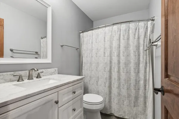$529,900 | 1 McKenzie Court, Lake In The Hills, IL 60156
