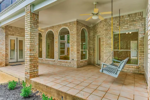 $1,100,000 | 168 West Shadowpoint Circle, The Woodlands, TX 77381