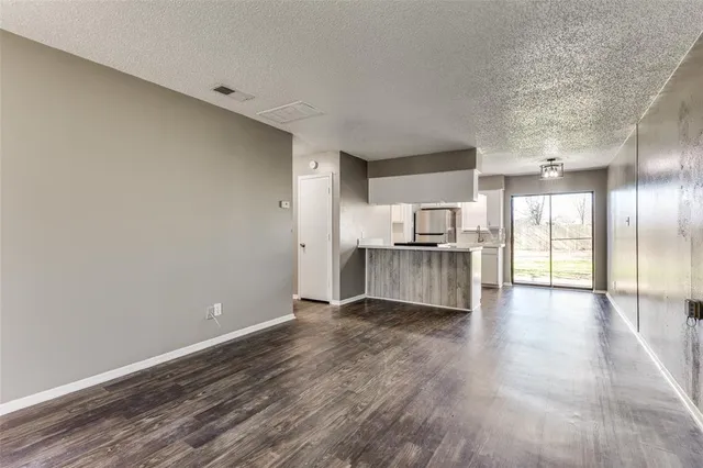 $1,350 | 3126 Hunter Street, Fort Worth, TX 76112