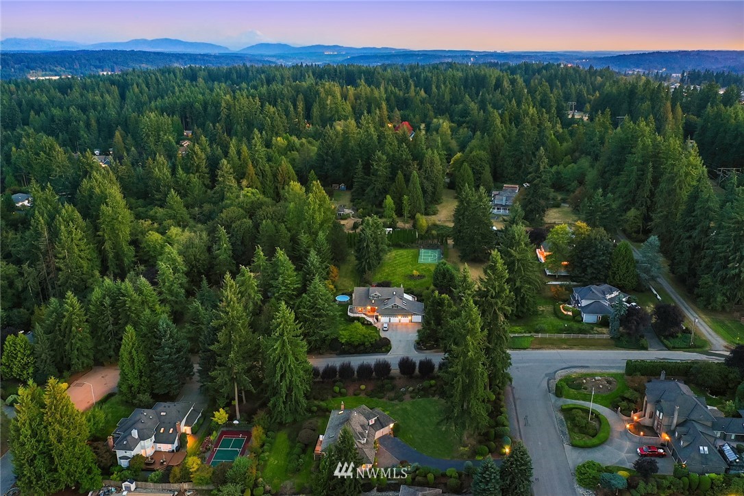 21127 47th Drive Southeast Bothell, WA 98021 - Photo 31 of 38 a view of a garden with a building in front of it