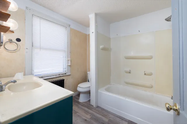 $318,888 | 301 Queen Street, Bristol, CT 06010