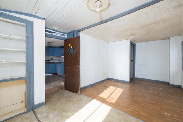 $318,888 | 301 Queen Street, Bristol, CT 06010