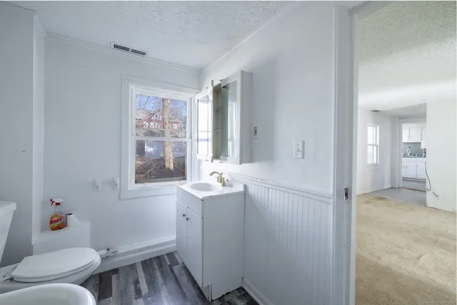 $318,888 | 301 Queen Street, Bristol, CT 06010