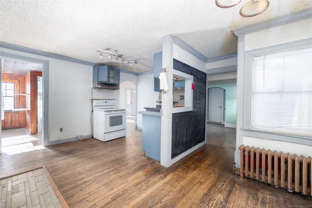 $318,888 | 301 Queen Street, Bristol, CT 06010