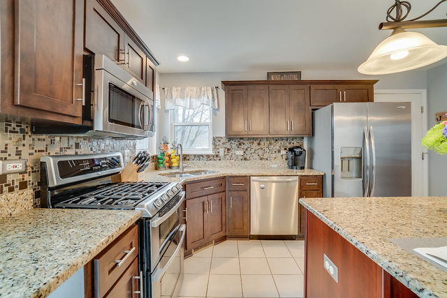 2729 Miller Road Geneva, IL 60134 - Photo 8 of 28