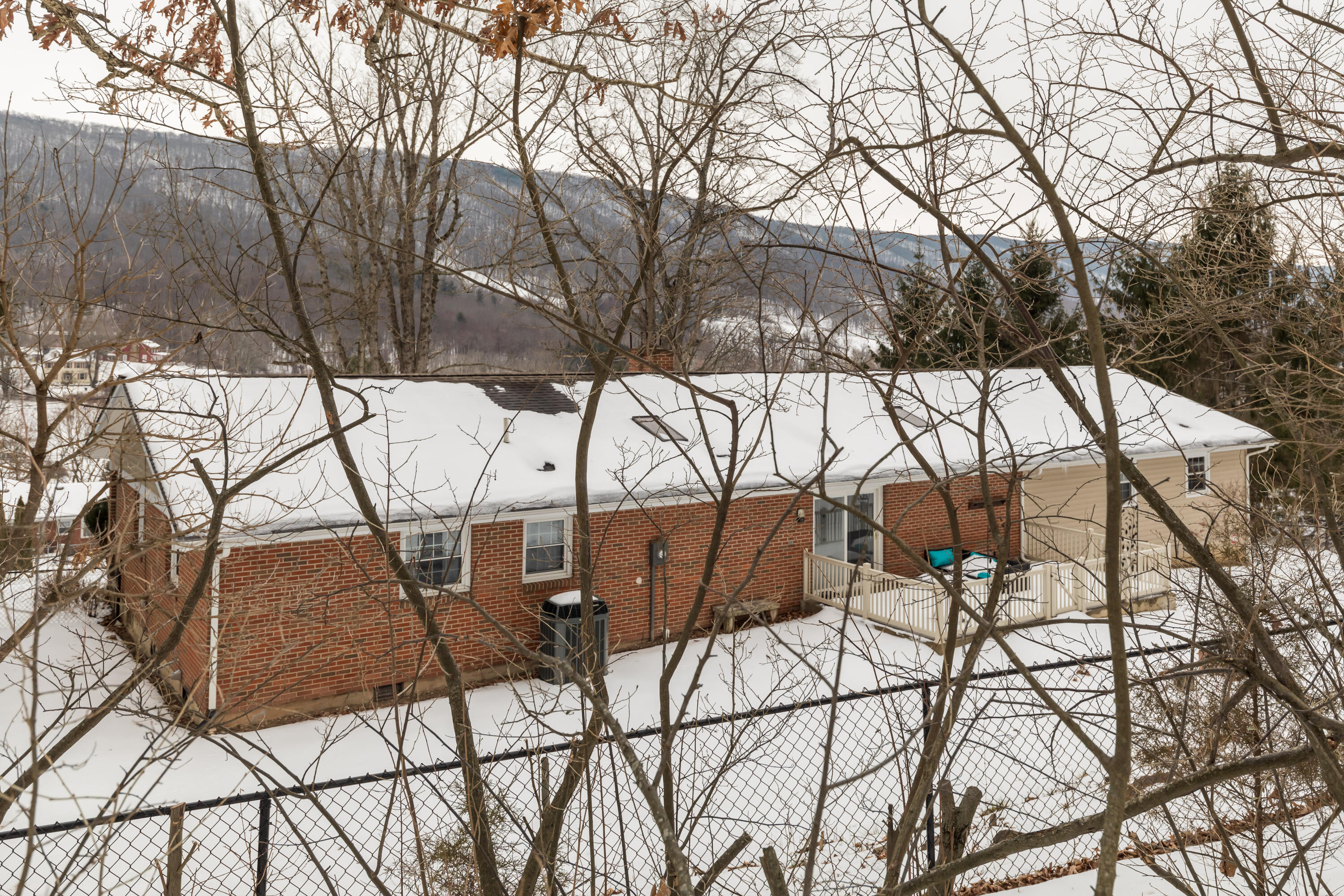 133 Routier Hill Road Hot Springs, VA 24445 - Photo 4 of 50 SRP_6401