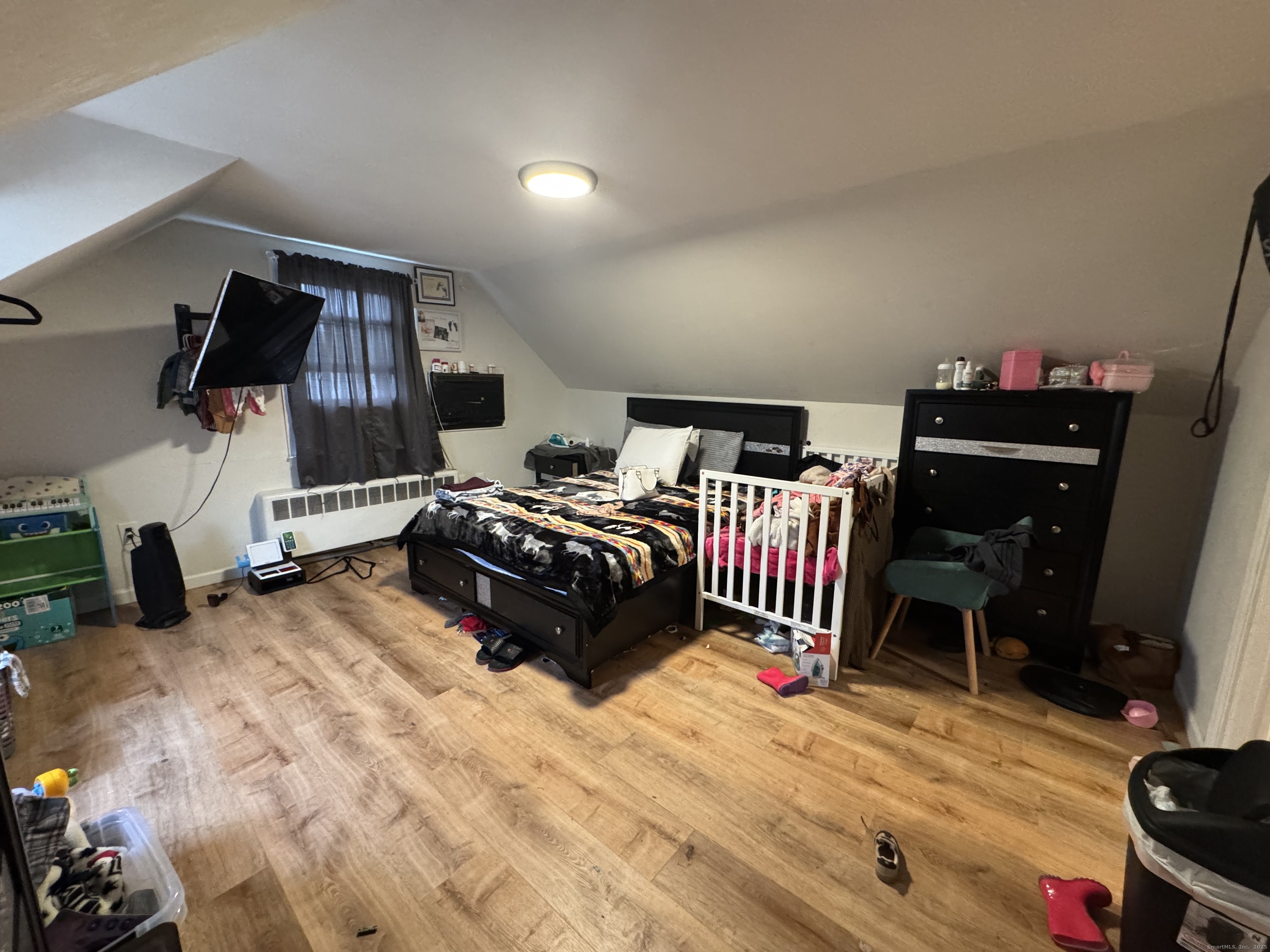 20 Oak Ridge Gate Danbury, CT 06810 - Photo 10 of 15 a bedroom with furniture and a window