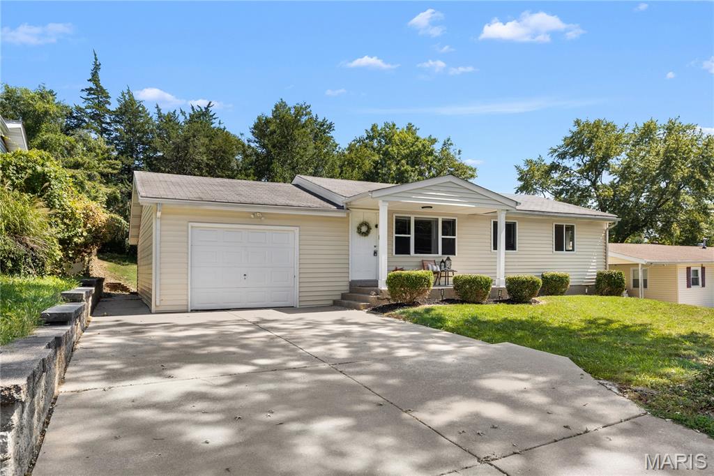 10 Valley Road St. Charles, MO 63303 - Photo 2 of 14 Gallery Image 2