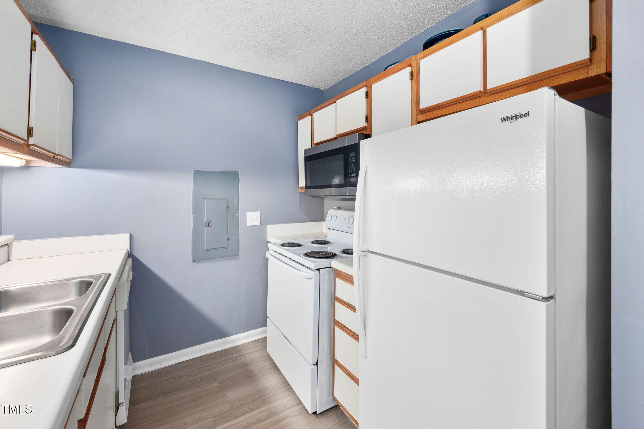 1230 University Court, Unit 102 Raleigh, NC 27606 - Photo 9 of 25 43-web-or-mls-1230-university-ct-unit-10