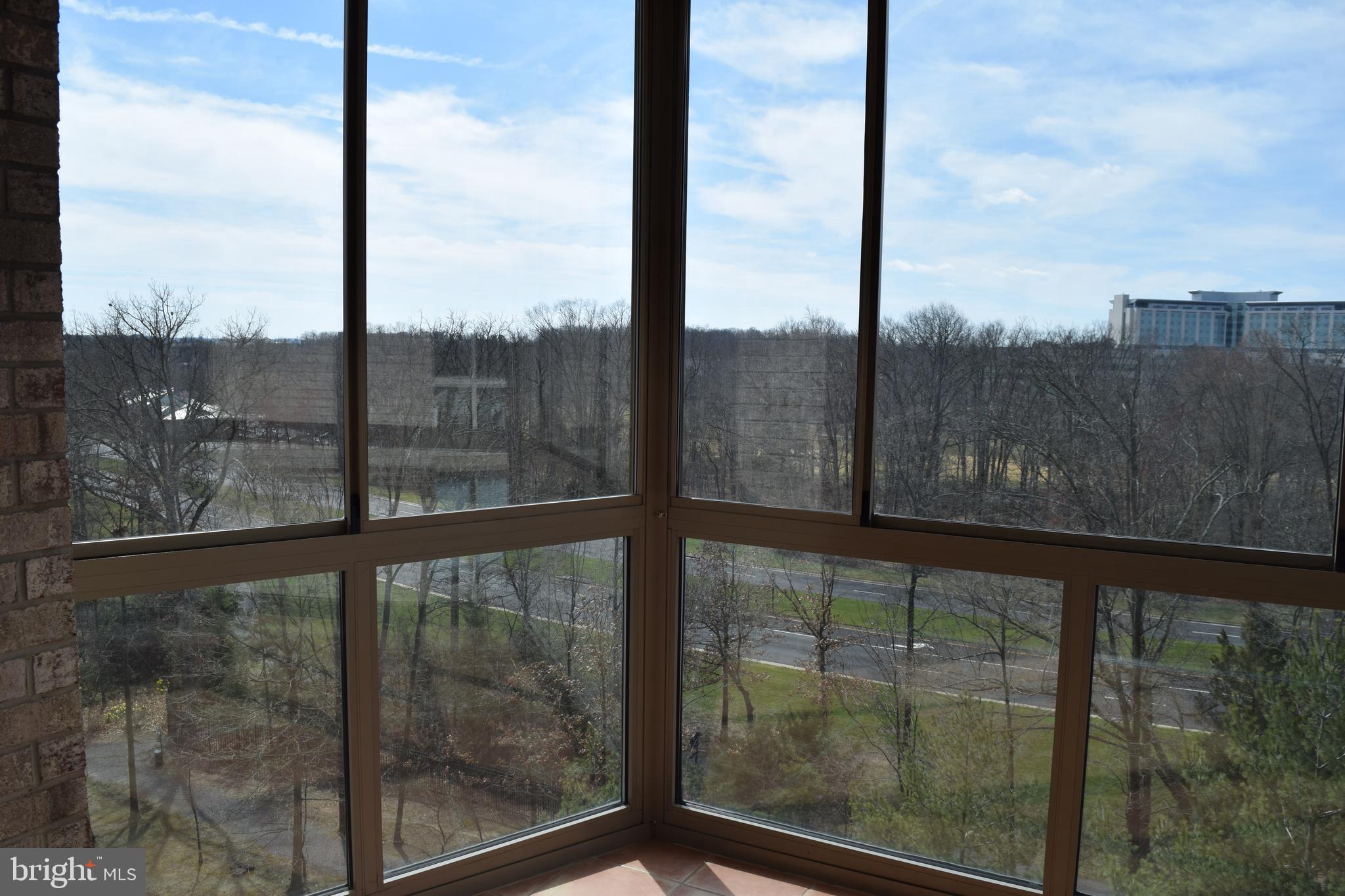 19375 Cypress Ridge Terrace, Unit 502 Leesburg, VA 20176 - Photo 8 of 43 Views to the left