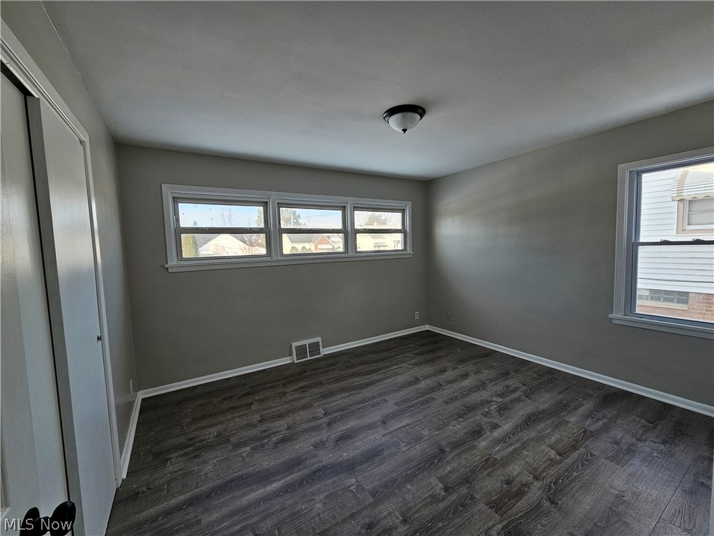 9516 Alexander Road Garfield Heights, OH 44125 - Photo 14 of 36