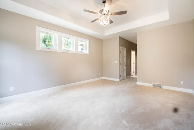 $794,900 | 6 Royal Court, Colonie, NY 12047